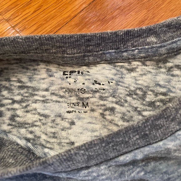 Boys’ size 8 t-shirts (lot of 2) - Picture 2 of 4